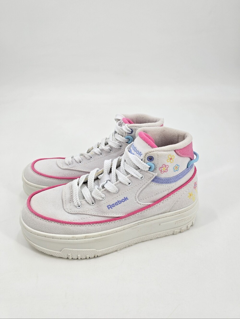 Reebok Girls White Sneakers With Flowers Accents Size 2